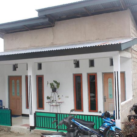 Family Guest House Moni Kelimutu Room photo
