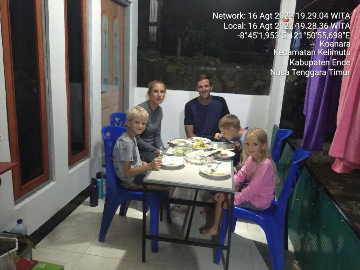 Family Guest House Moni Kelimutu Exterior photo